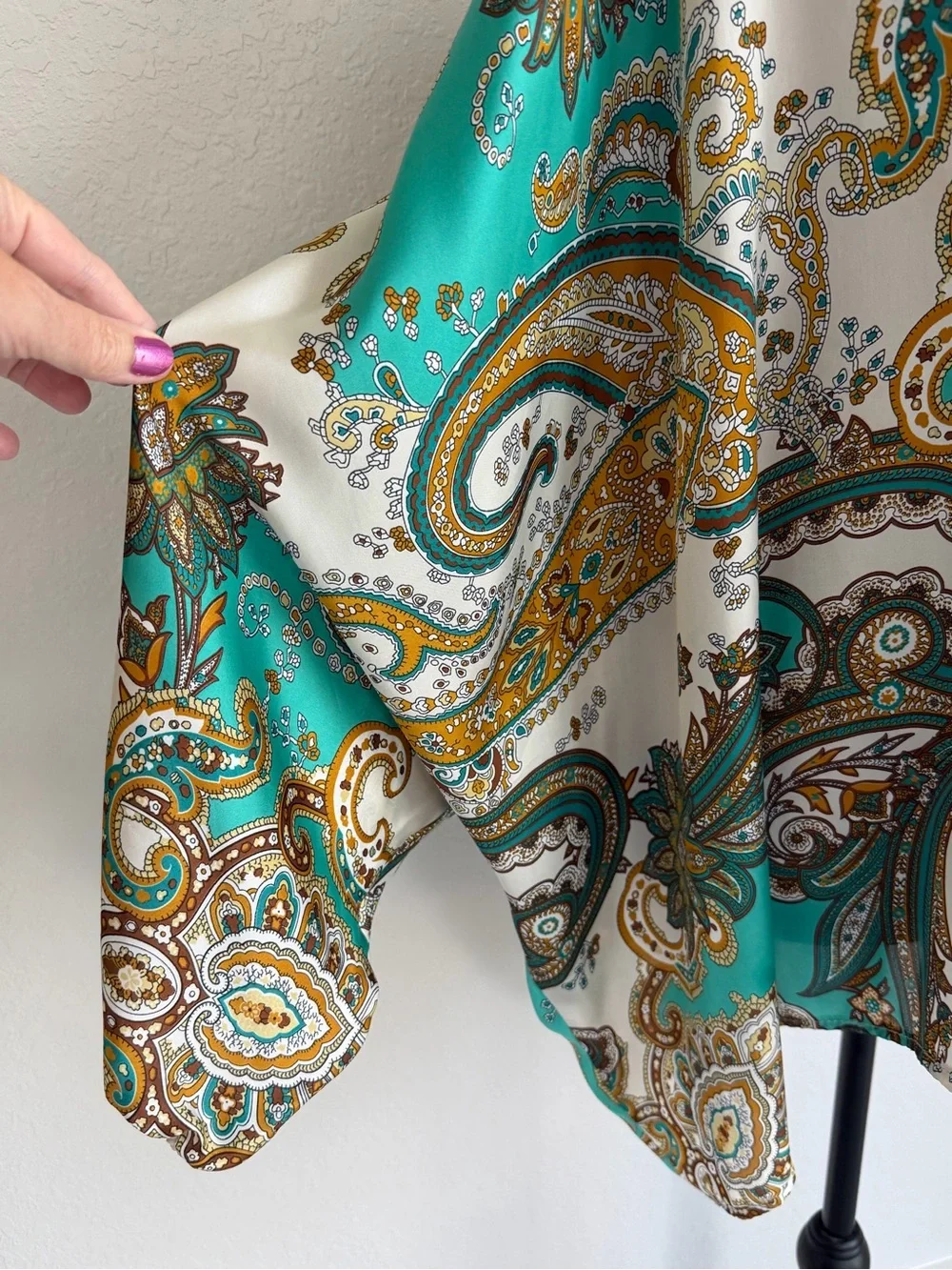 Casting‎ Women’s Silky Paisley Boatneck Blouse in Teal, Ivory & Gold Hues, OSFM - Picture 5 of 10